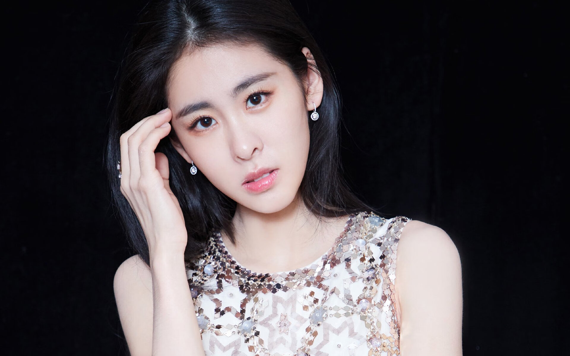 亚眠客场遭遇失败,降级危机加剧,亚眠旅游景点携程