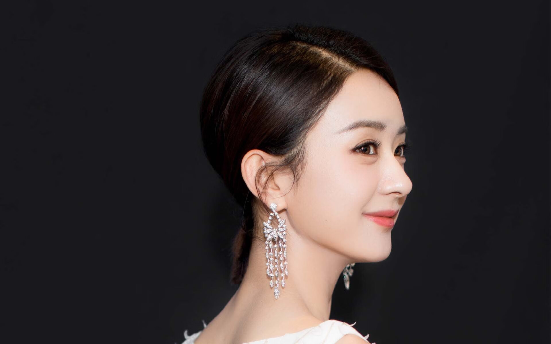 B体育在线登录入口-2025轻艇马拉松：湖上竞技显英姿，赛艇马拉松