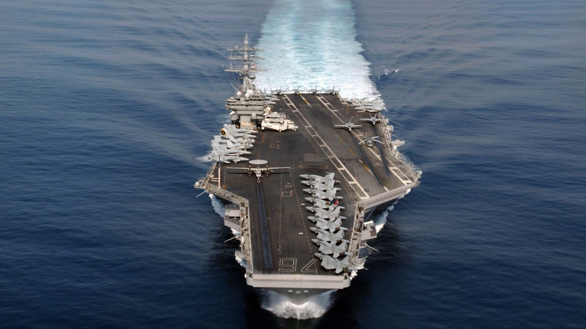 米兰双雄奋勇拼搏，争夺意甲冠军