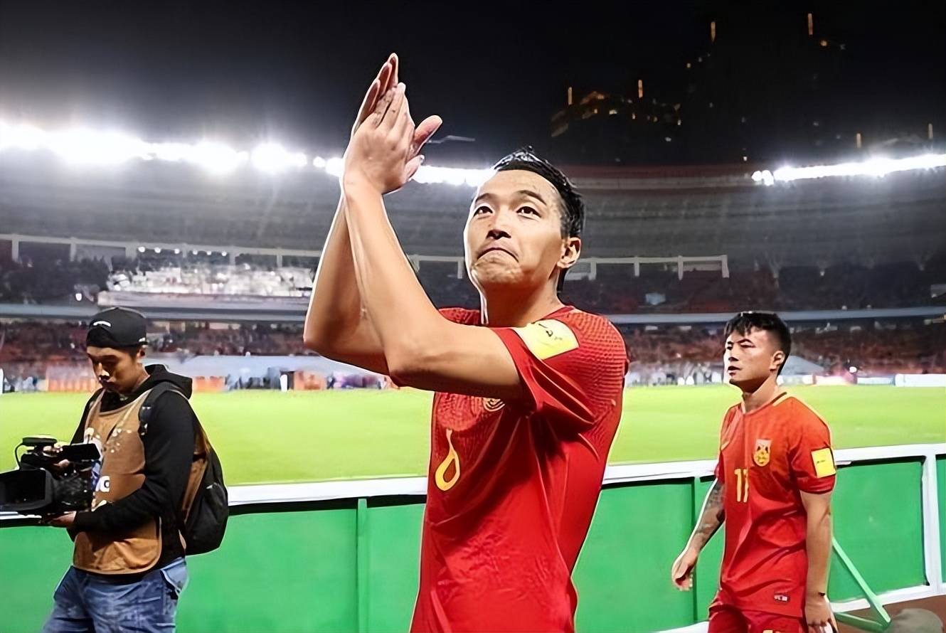 B体育APP:冯潇霆:表示将继续为中国足球贡献力量,帮助年轻球员成长的简单介绍 B体育APP:冯潇霆:表示将继续为中国足球贡献力量,帮助年轻球员成长的简单介绍