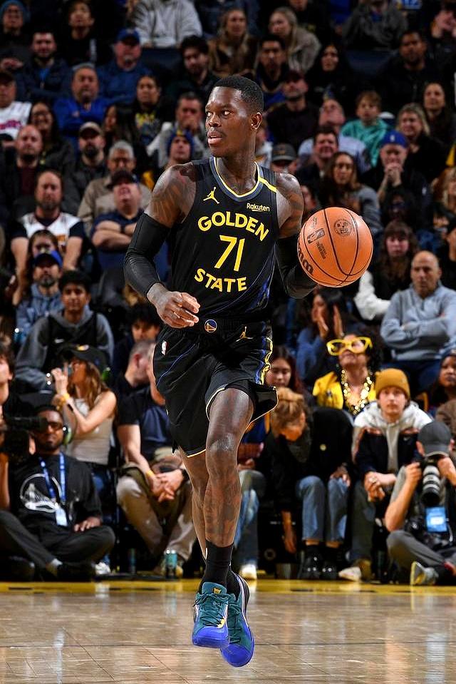 bsports体育：湖人队新赛季：施罗德回归，能否提升球队后场实力？