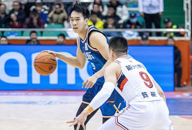 关于B体育官网：CBA选秀，落选秀们真的应该放弃篮球梦想吗？的信息