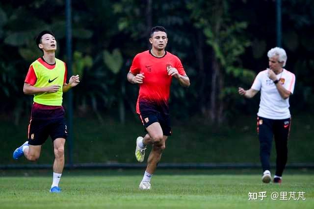 关于B体育APP:艾克森：归化球员对中国足球的文化融合与社会影响的信息