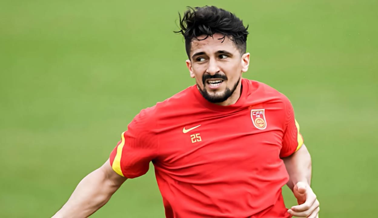 包含B体育APP:归化球员洛国富“激情四射”，球迷：除了“激情”，还有啥？的词条