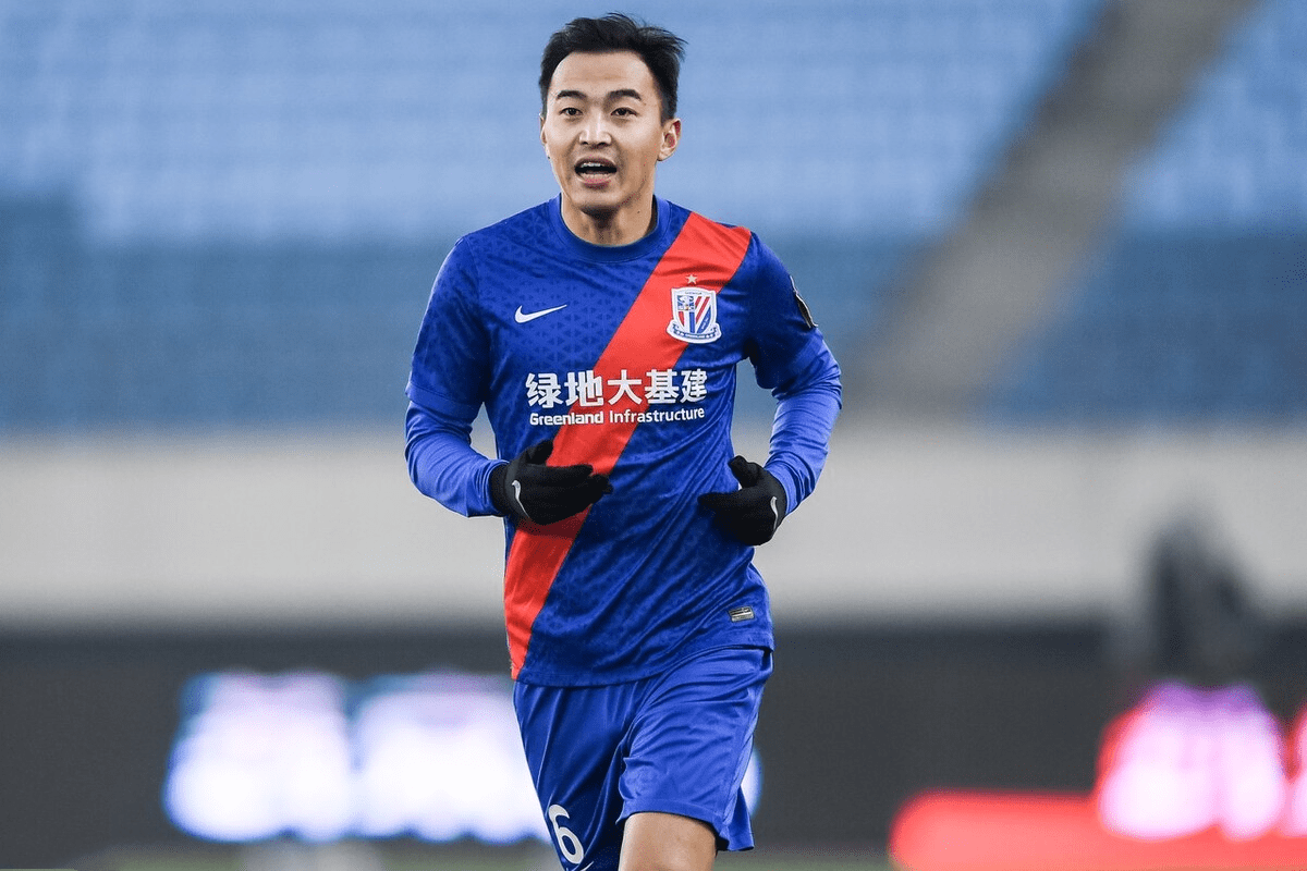 b体育娱乐-B体育APP:冯潇霆：分享经验，帮助年轻球员成长，为中国足球贡献力量的简单介绍